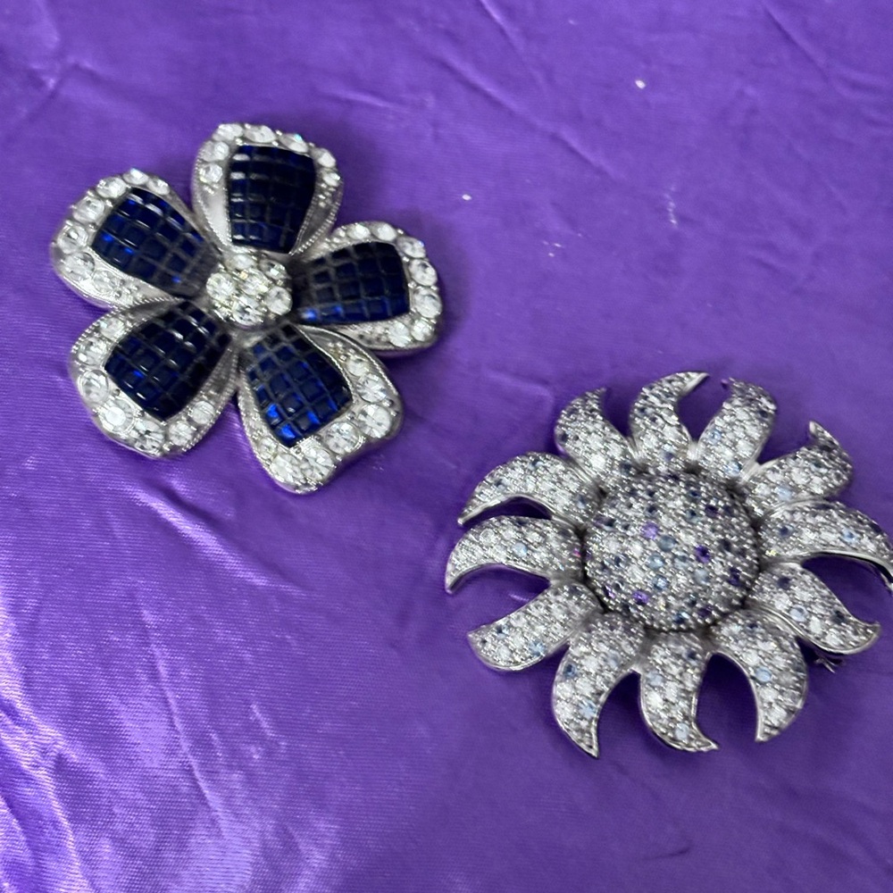 Beautiful pin pair! - Picture 4 of 4